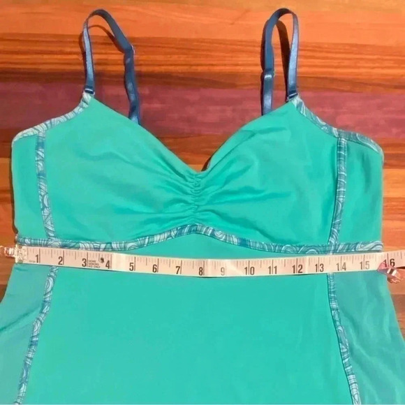 Lululemon Caribe Conditioning Gulf Undulation Tank, size 12 - Picture 9 of 12